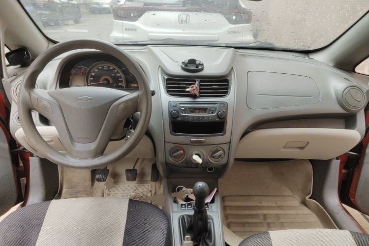 Used Chevrolet Sail 2010 Sedan 1.4L Manual Ideal Edition Center Console