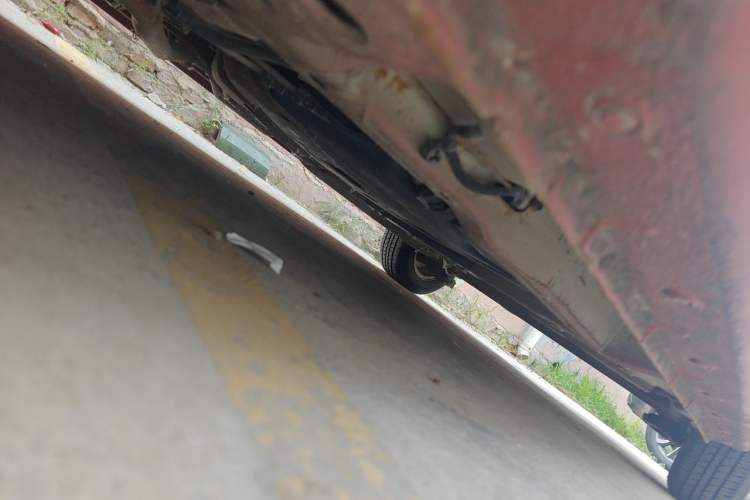 Used Chevrolet Sail 2010 Sedan 1.2L Manual Warm Edition Chassis Front Left