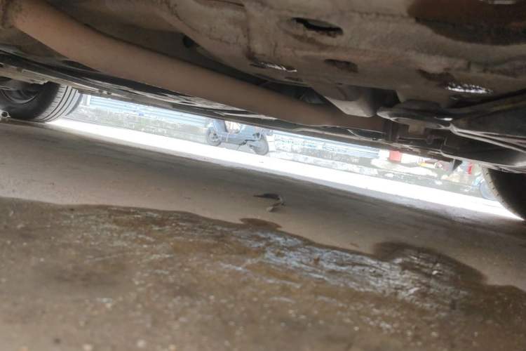 Used Chevrolet Sail 2010 Sedan 1.4L Manual Ideal Edition Chassis Front Right