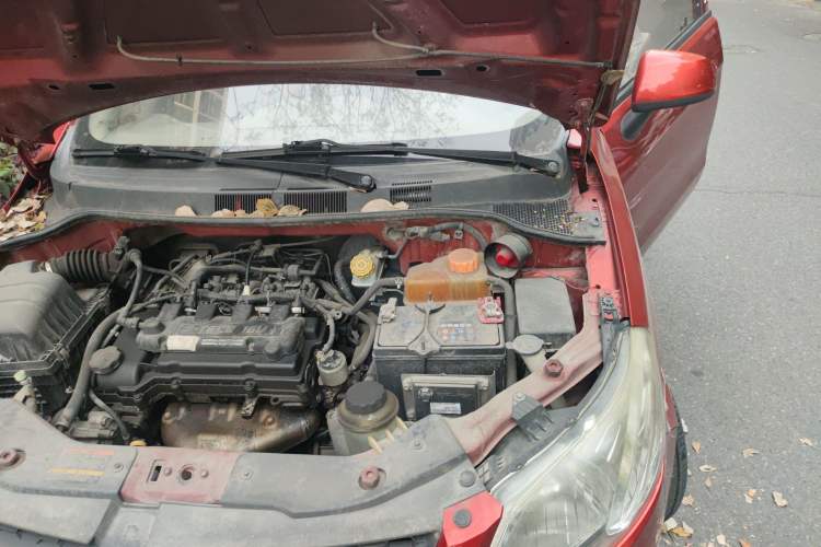 Used Chevrolet Sail 2010 Sedan 1.4L Manual Enjoyment Edition Engine Bay Left