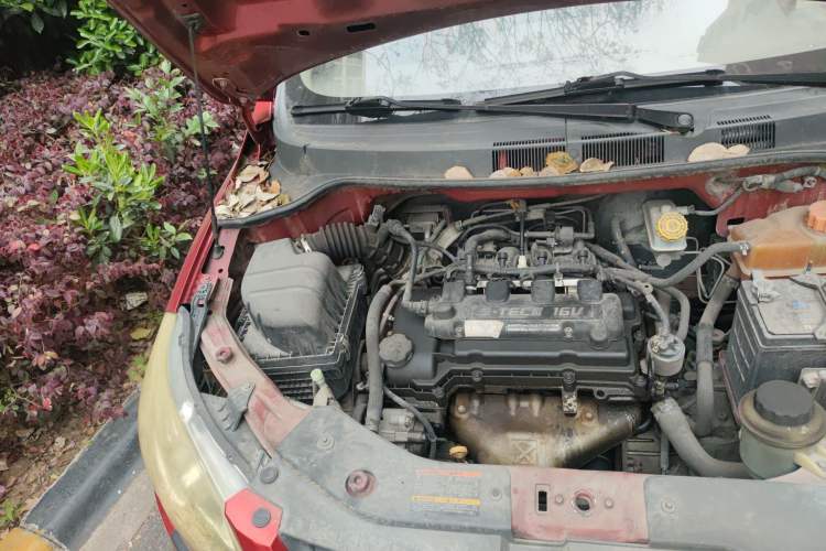 Used Chevrolet Sail 2010 Sedan 1.4L Manual Enjoyment Edition Engine Bay Right