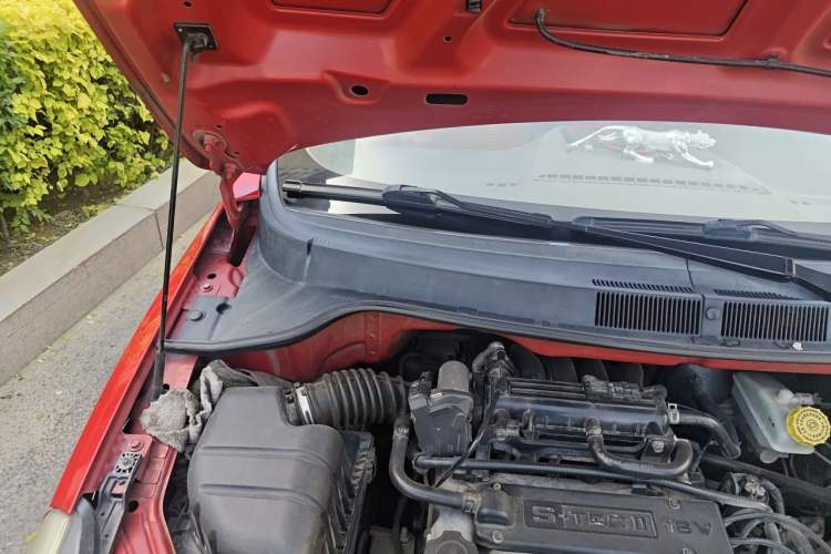 Used Chevrolet Sail 2010 Hatchback 1.2L AMT Ideal Edition Engine Bay Right