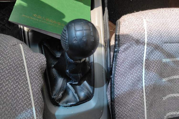 Used Chevrolet Sail 2010 Sedan 1.2L Manual Fashion Edition Gear Lever