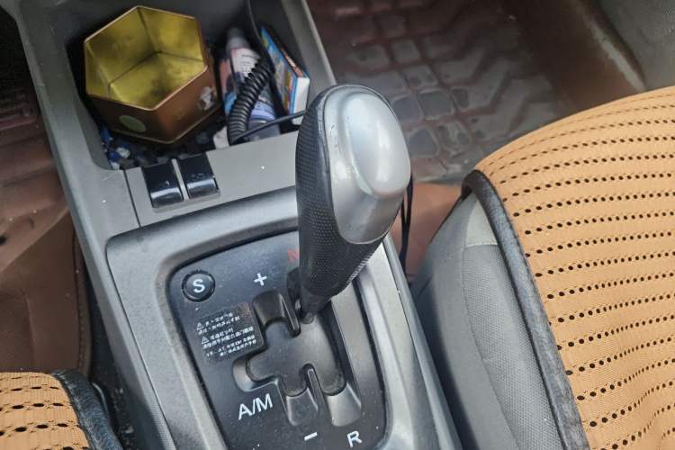 Used Chevrolet Sail 2010 Hatchback 1.2L AMT Ideal Edition Gear Lever