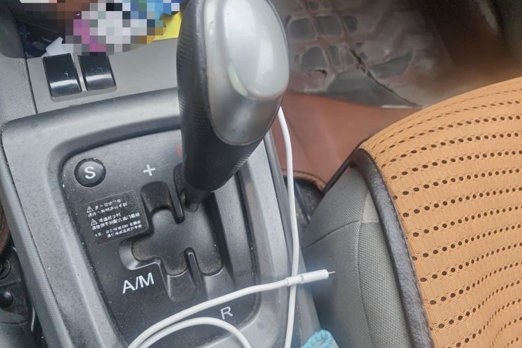 Used Chevrolet Sail 2010 Hatchback 1.2L AMT Ideal Edition Gear Lever