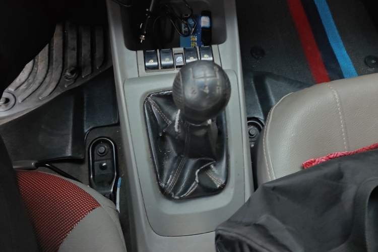 Used Chevrolet Sail 2010 Sedan 1.2L Manual Warm Edition Gear Lever