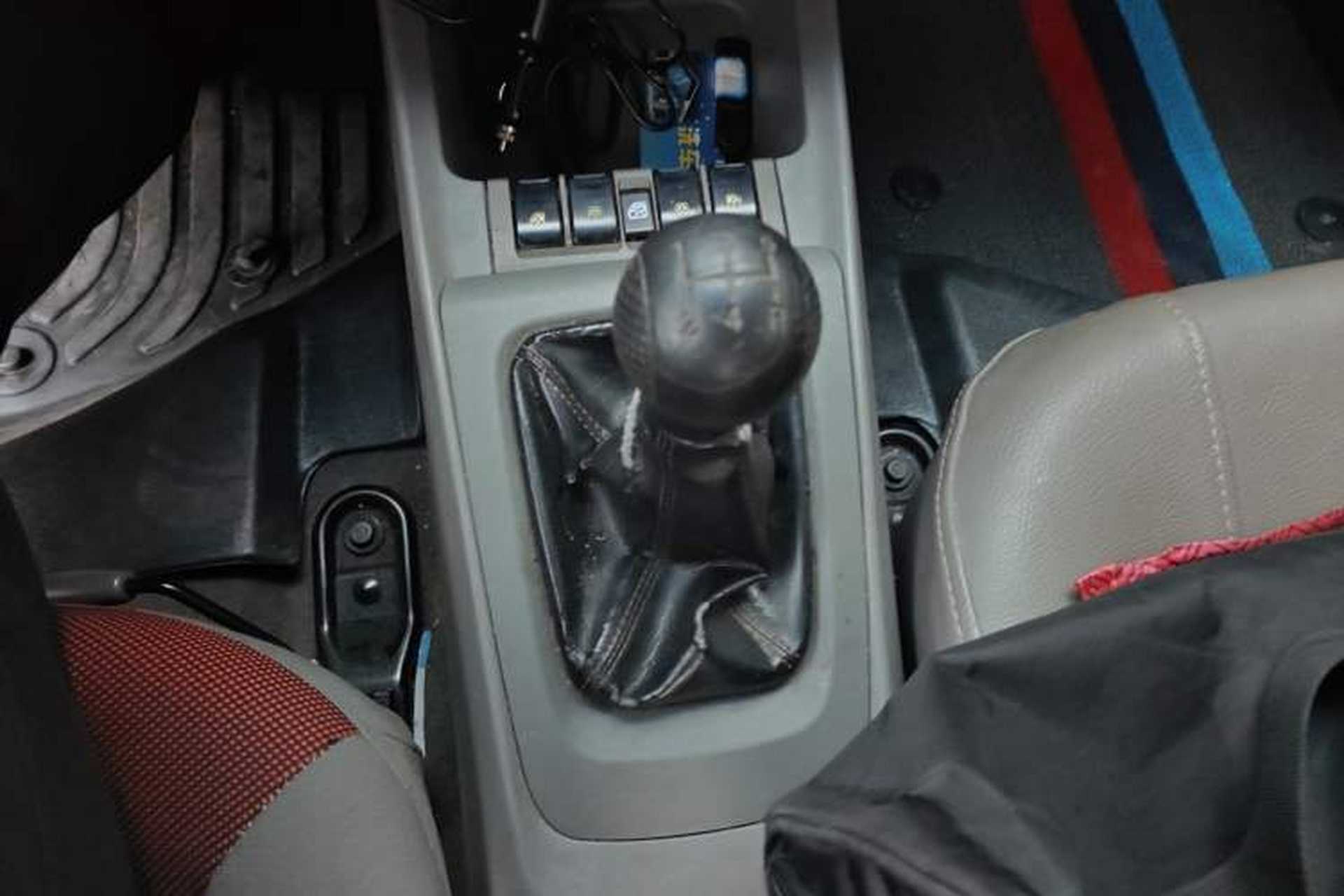Used Chevrolet Sail 2010 Sedan 1.2L Manual Warm Edition Gear Lever