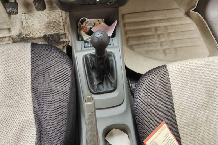 Used Chevrolet Sail 2010 Sedan 1.4L Manual Ideal Edition Gear Lever