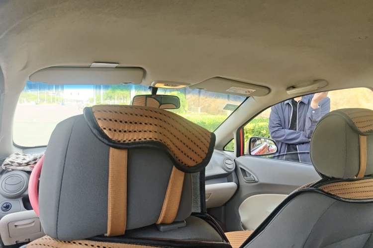 Used Chevrolet Sail 2010 Hatchback 1.2L AMT Ideal Edition Headliner