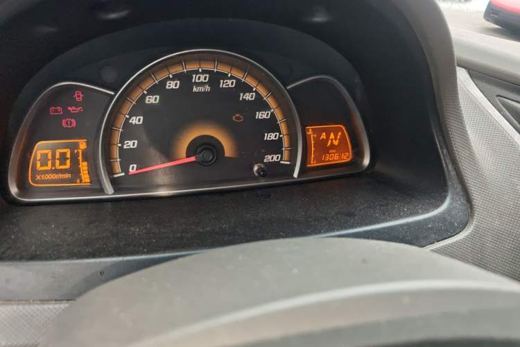 Used Chevrolet Sail 2010 Sedan 1.2L AMT Ideal Edition Odometer Close Up