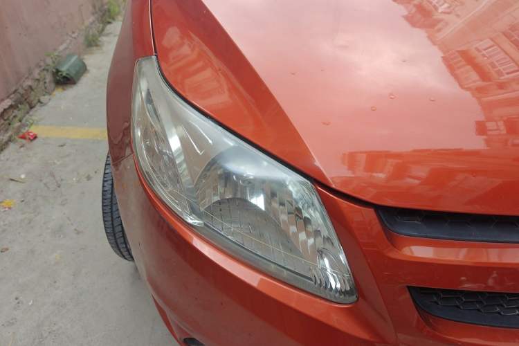 Used Chevrolet Sail 2010 Sedan 1.2L Manual Warm Edition Right Front Headlight