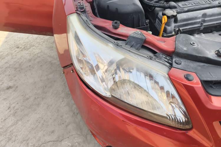 Used Chevrolet Sail 2010 Sedan 1.2L AMT Ideal Edition Right Front Headlight