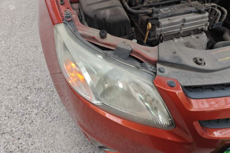 Used Chevrolet Sail 2010 Sedan 1.2L Manual Warm Edition Right Front Headlight