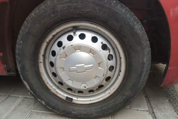 Used Chevrolet Sail 2010 Sedan 1.2L Manual Fashion Edition Right Front Wheel Hub