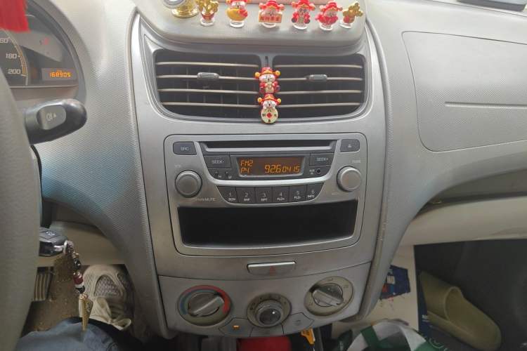 Used Chevrolet Sail 2010 Hatchback 1.2L Manual Warm Edition Audio And AC Panel