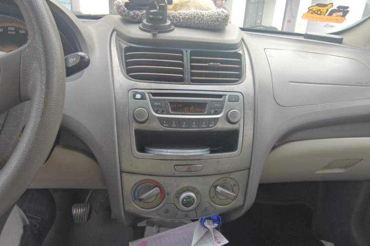 Used Chevrolet Sail 2010 Sedan 1.4L Manual Enjoyment Edition Audio And AC Panel