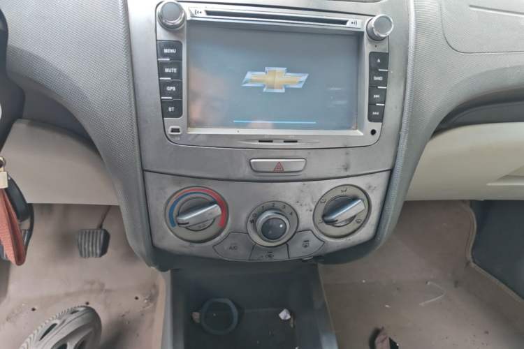 Used Chevrolet Sail 2010 Sedan 1.2L Manual Warm Edition Audio And AC Panel