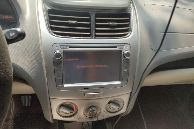 Used Chevrolet Sail 2010 Hatchback 1.2L Manual Warm Edition Audio And AC Panel