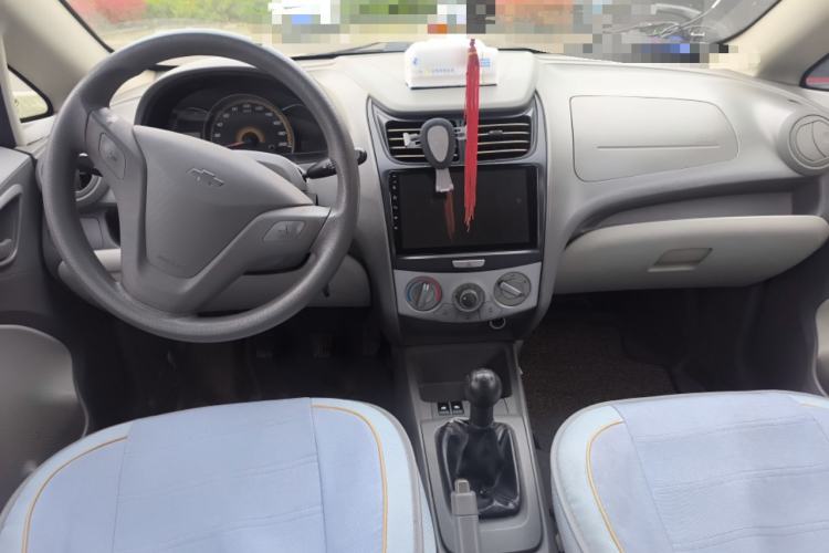 Used Chevrolet Sail 2010 Sedan 1.4L Manual Ideal Edition Center Console
