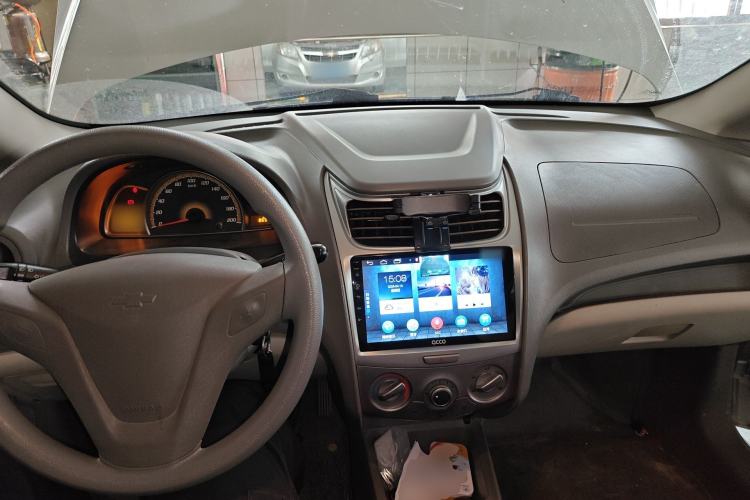 Used Chevrolet Sail 2010 Sedan 1.2L Manual Fashion Edition Center Console