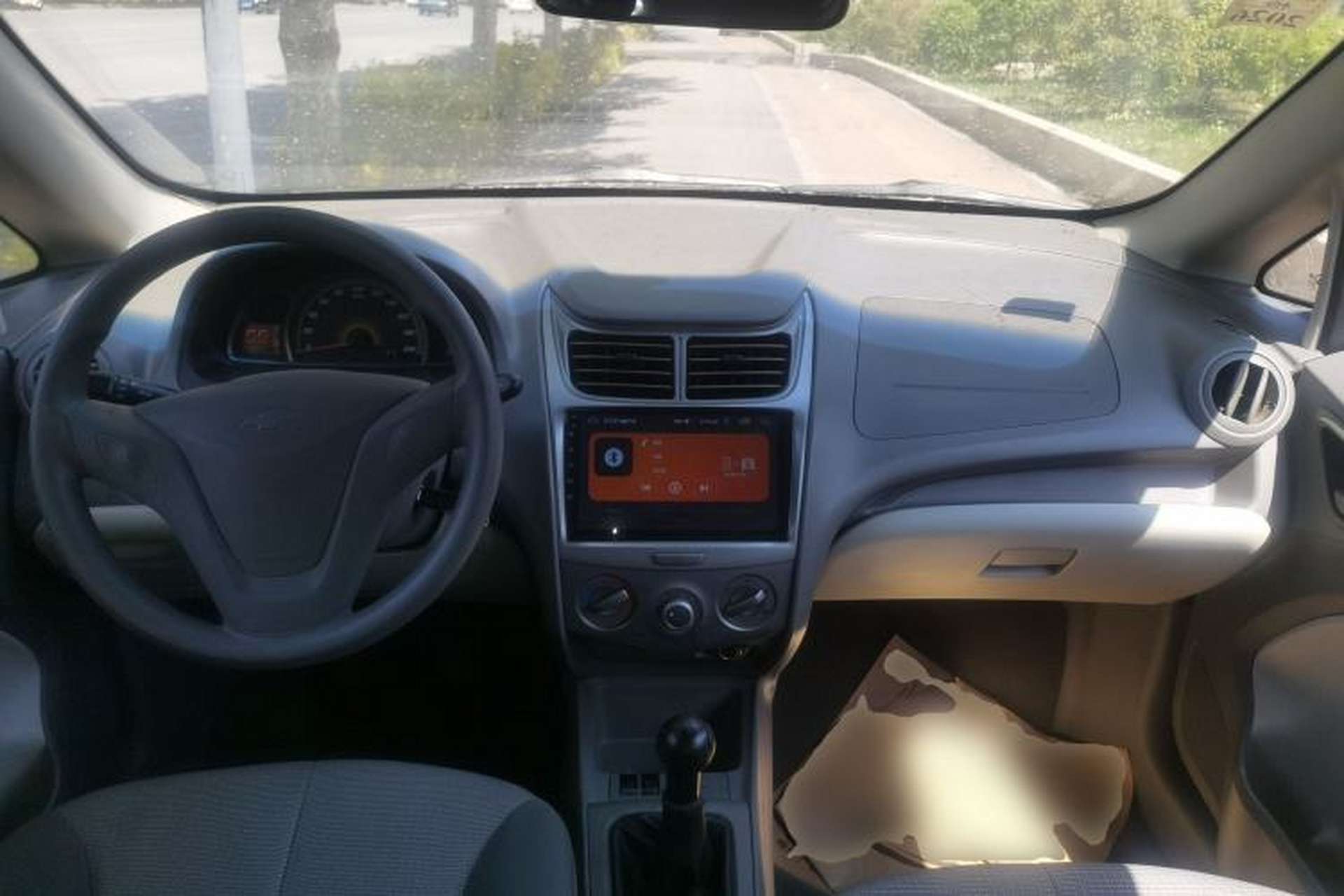 Used Chevrolet Sail 2010 Sedan 1.2L Manual Warm Edition Center Console