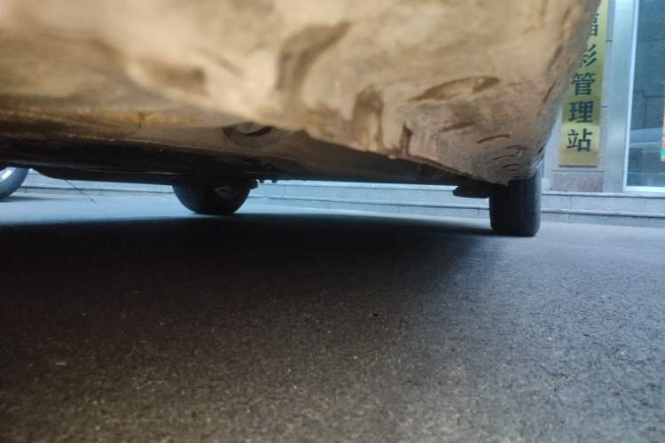 Used Chevrolet Sail 2010 Sedan 1.4L Manual Ideal Edition Chassis Front Left