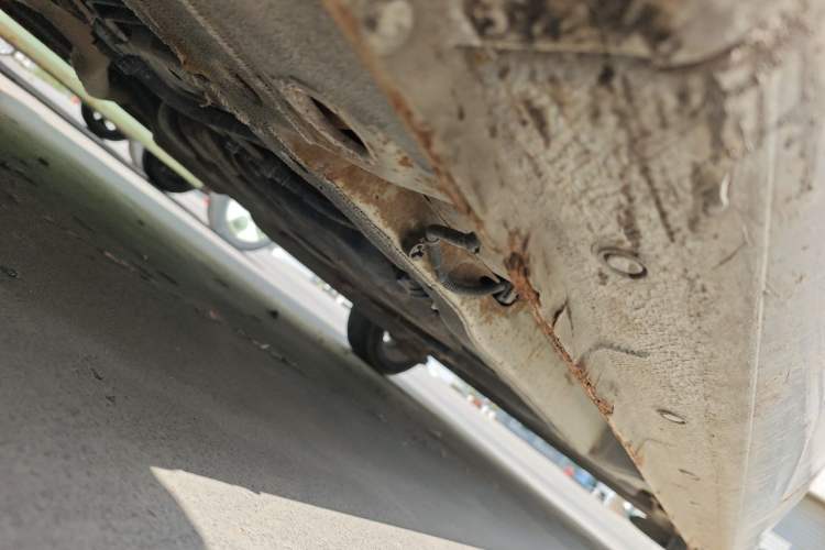 Used Chevrolet Sail 2010 Sedan 1.4L Manual Ideal Edition Chassis Front Left
