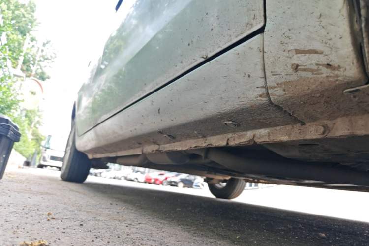 Used Chevrolet Sail 2010 Sedan 1.2L Manual Warm Edition Chassis Front Right