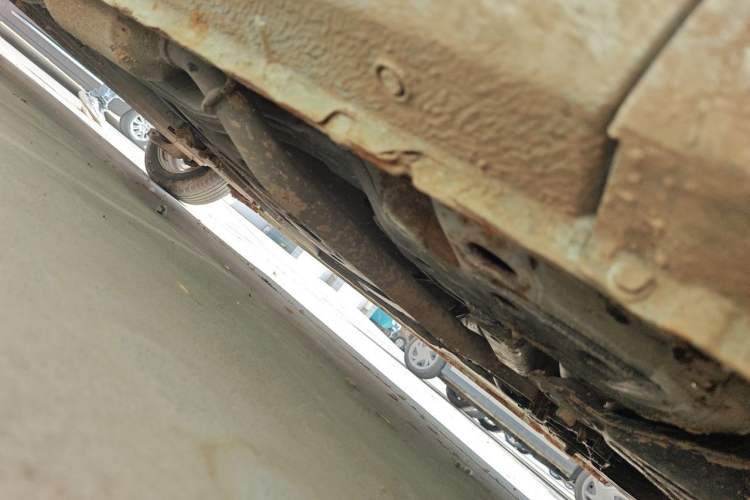 Used Chevrolet Sail 2010 Sedan 1.4L Manual Ideal Edition Chassis Front Right