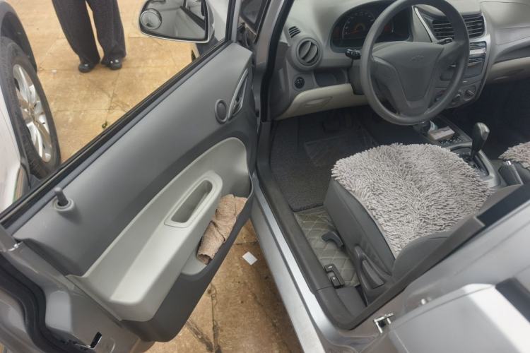 Used Chevrolet Sail 2010 Sedan 1.4L AMT Excellence Edition Driver Seat