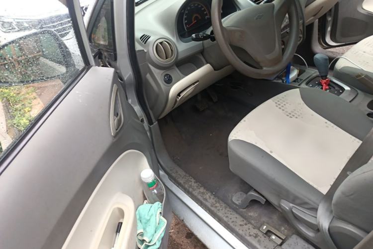 Used Chevrolet Sail 2010 Hatchback 1.2L AMT Ideal Edition Driver Seat