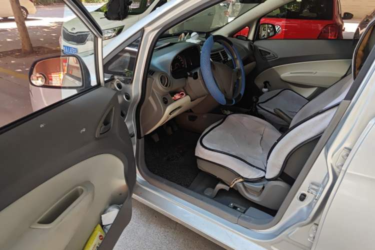 Used Chevrolet Sail 2010 Sedan 1.4L Manual Ideal Edition Driver Seat
