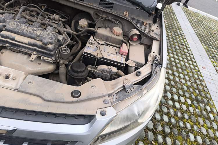 Used Chevrolet Sail 2010 Sedan 1.4L Manual Ideal Edition Engine Bay Left