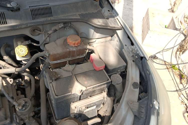 Used Chevrolet Sail 2010 Sedan 1.4L Manual Ideal Edition Engine Bay Left