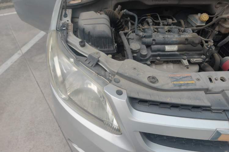 Used Chevrolet Sail 2010 Sedan 1.4L Manual Enjoyment Edition Engine Bay Right
