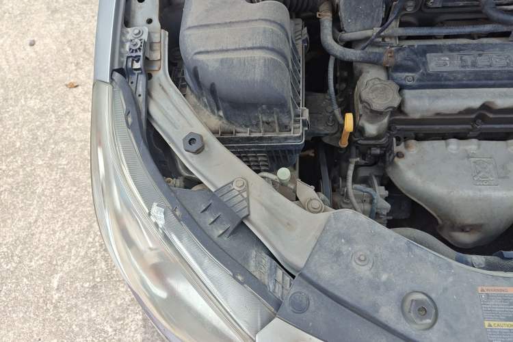 Used Chevrolet Sail 2010 Sedan 1.2L AMT Ideal Edition Engine Bay Right