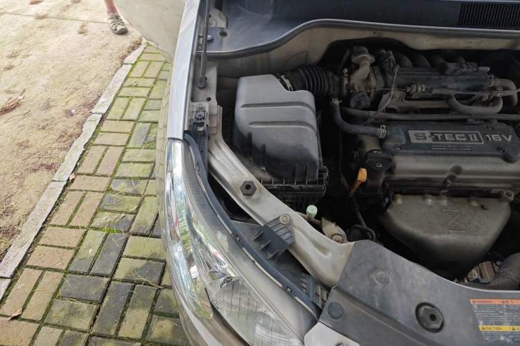 Used Chevrolet Sail 2010 Sedan 1.2L Manual Fashion Edition Engine Bay Right