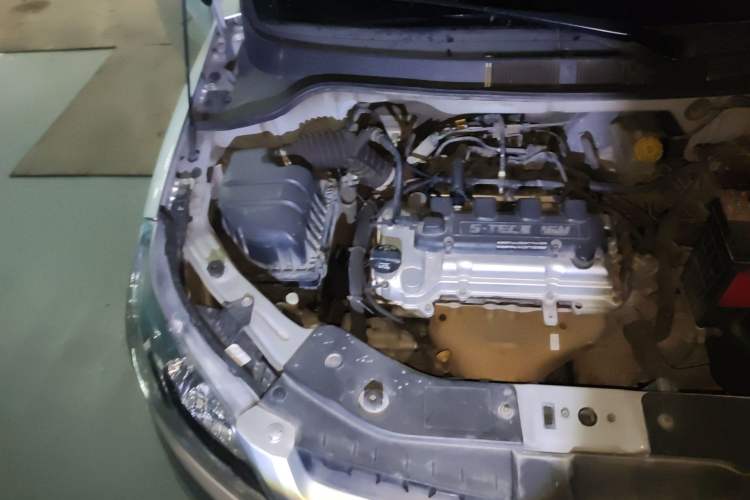 Used Chevrolet Sail 2010 Sedan 1.4L Manual Ideal Edition Engine Bay Right
