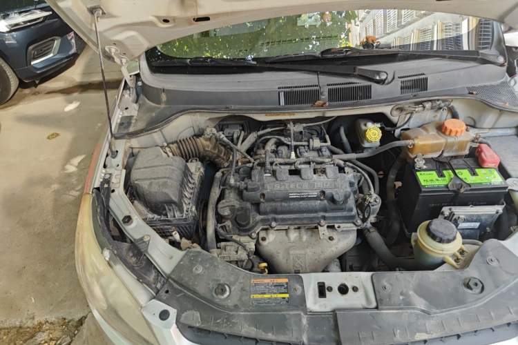 Used Chevrolet Sail 2010 Sedan 1.4L Manual Ideal Edition Engine Bay Right