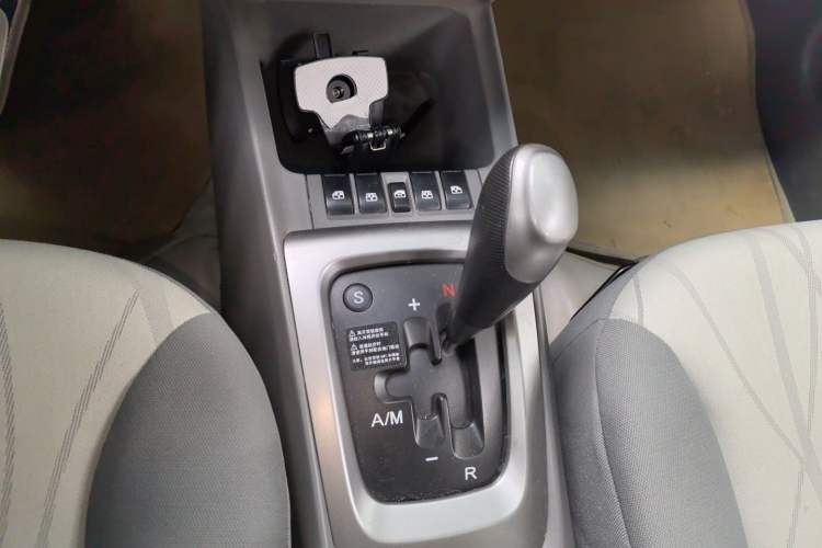 Used Chevrolet Sail 2010 Sedan 1.4L AMT Excellence Edition Gear Lever
