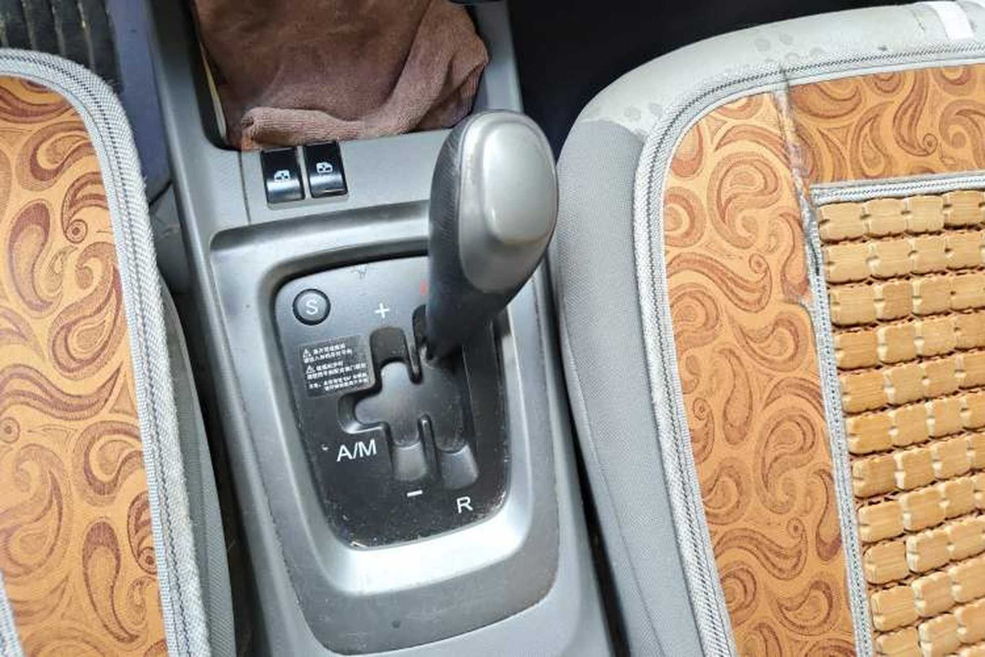 Used Chevrolet Sail 2010 Hatchback 1.2L AMT Ideal Edition Gear Lever
