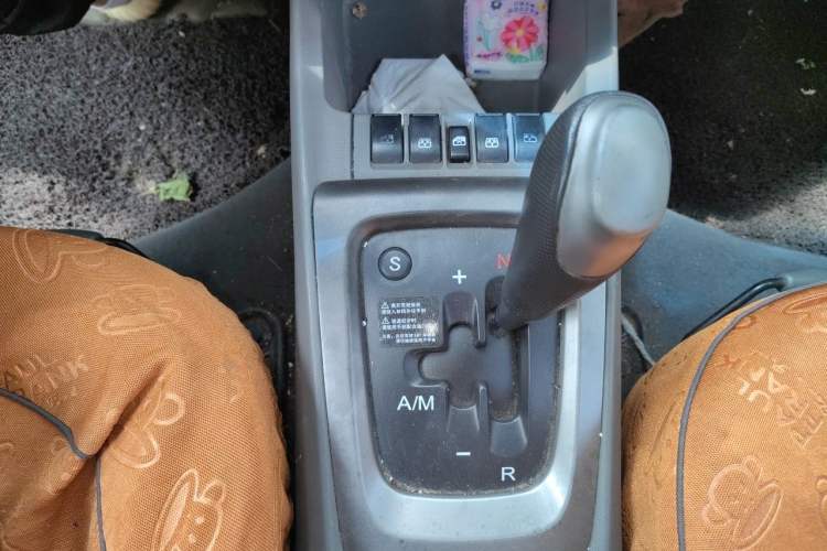 Used Chevrolet Sail 2010 Sedan 1.4L AMT Excellence Edition Gear Lever