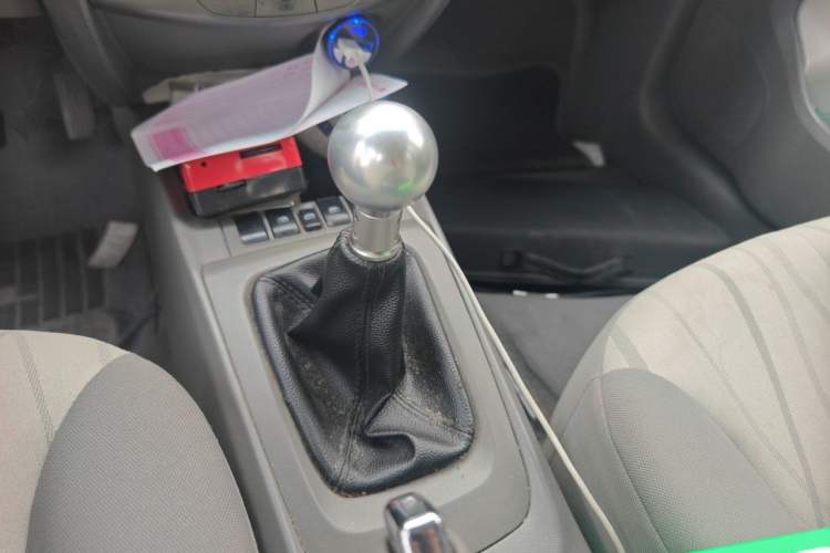 Used Chevrolet Sail 2010 Sedan 1.4L Manual Enjoyment Edition Gear Lever