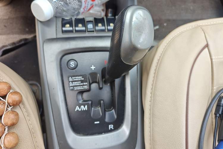 Used Chevrolet Sail 2010 Sedan 1.2L AMT Ideal Edition Gear Lever