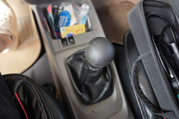 Used Chevrolet Sail 2010 Sedan 1.2L Manual Fashion Edition Gear Lever