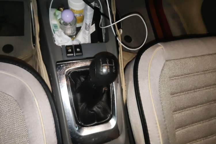 Used Chevrolet Sail 2010 Sedan 1.4L Manual Ideal Edition Gear Lever
