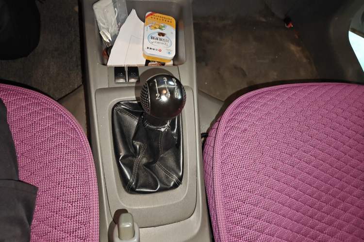 Used Chevrolet Sail 2010 Sedan 1.2L Manual Fashion Edition Gear Lever