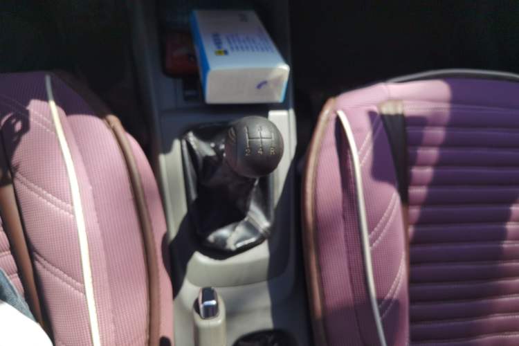 Used Chevrolet Sail 2010 Sedan 1.4L Manual Enjoyment Edition Gear Lever