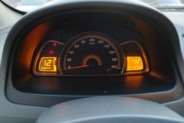 Used Chevrolet Sail 2010 Sedan 1.2L AMT Ideal Edition Instrument Cluster