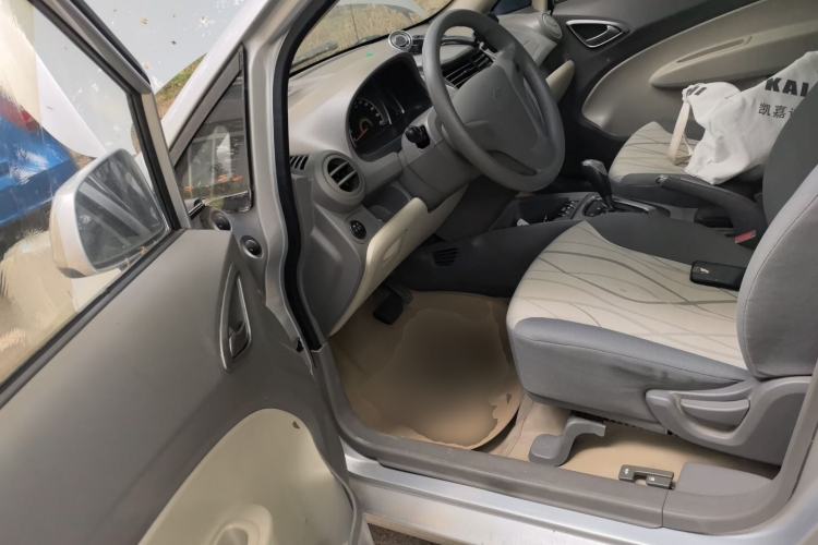 Used Chevrolet Sail 2010 Sedan 1.4L AMT Excellence Edition Left Front Seat